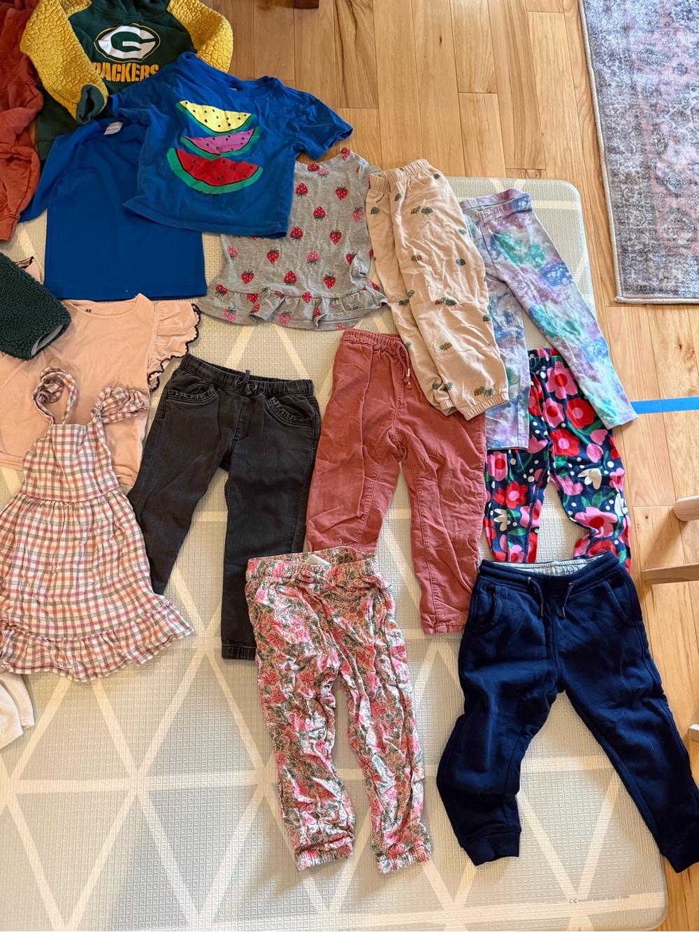 Collection of 3T / 4T girls comfort clothes - Hannah Andersson
